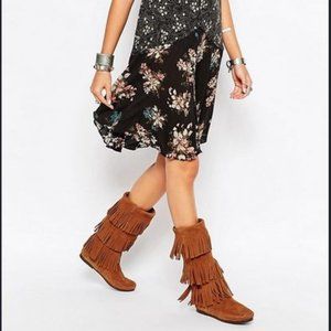 Minnetonka Suede 3-Layer Fringe Boot Brown